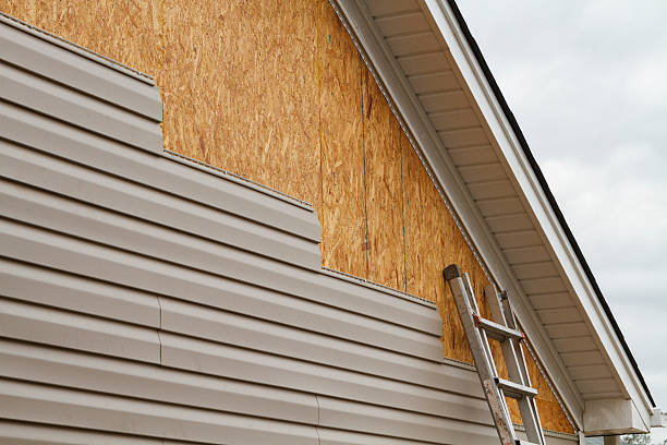 Professional Siding technician working in Somerset, OH